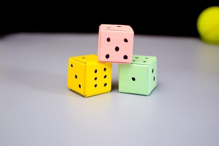 How-to-make-paper-dice.