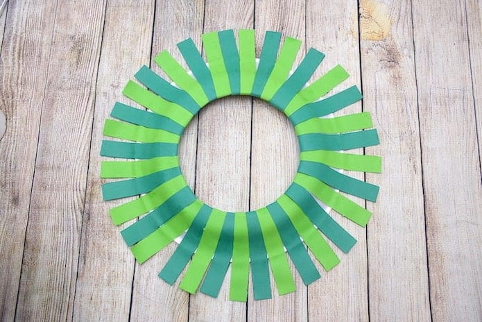How to make christmas wreath with paper plate